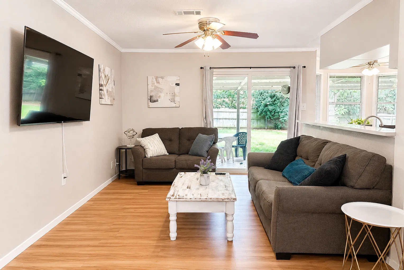 4 bed, 1120 sqft, $4,500 — Photo 3