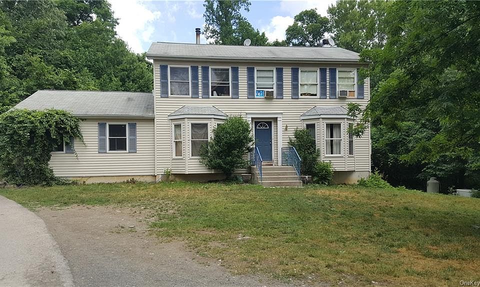 1st image of 220 Hickory Hill Ln