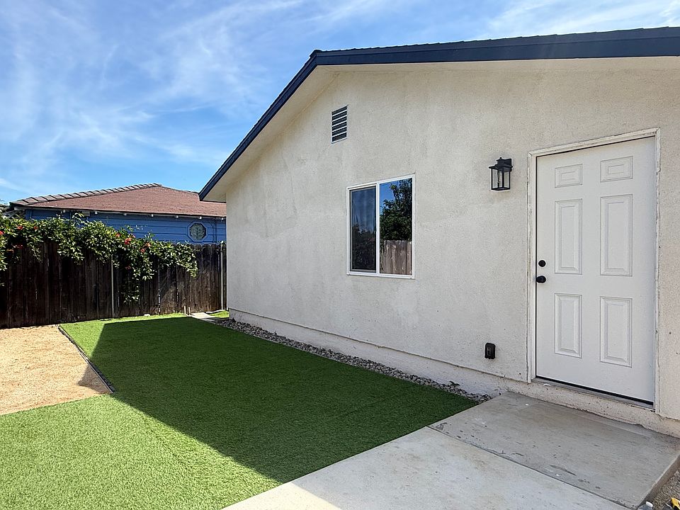 1st image of 213 2nd Ave #211