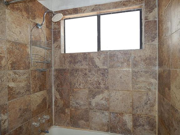 Tile Surround Shower/Tub