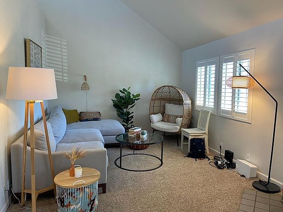 4th image of 1027 Southwood Dr APT F