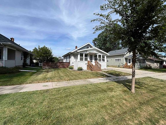 2nd image of 826 W Summer St