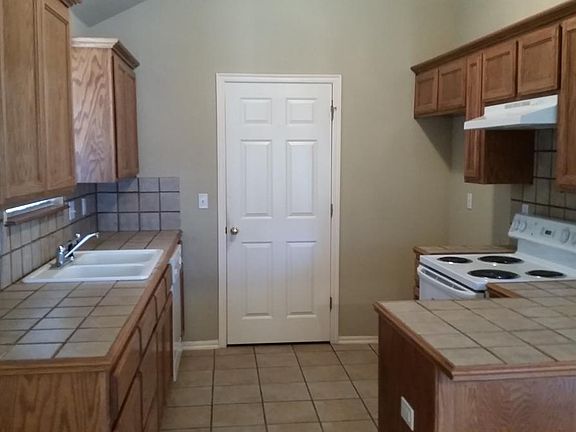 4th image of 709 Sequoyah Trl
