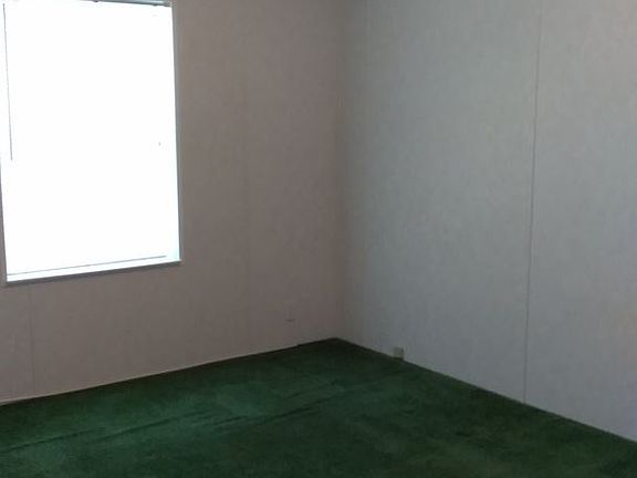 3rd image of 204 Flame Ln