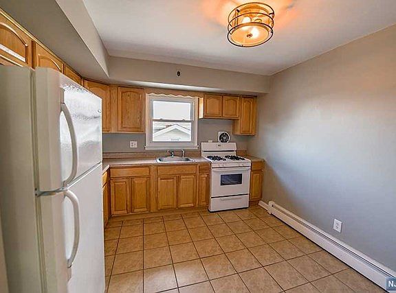 4th image of 77 Passaic Ave Floor 1