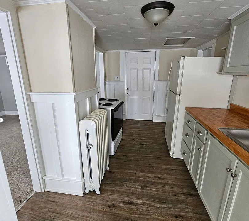 90 Orange St