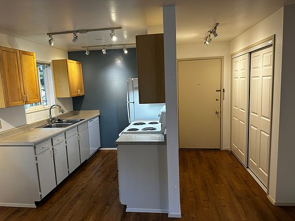 Entry hall & kitchen