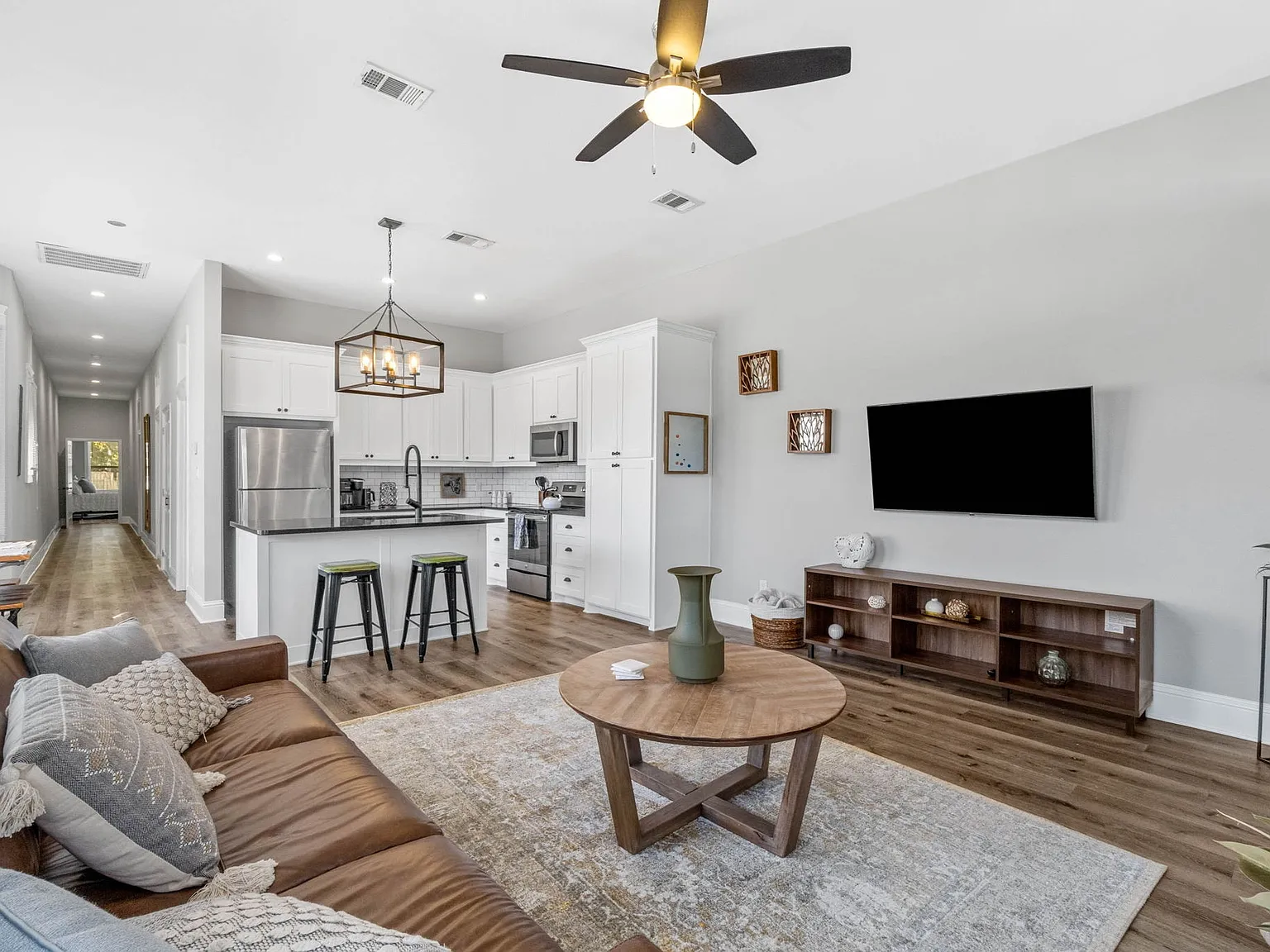 3 bed, 1700 sqft, $3,500 — Photo 4