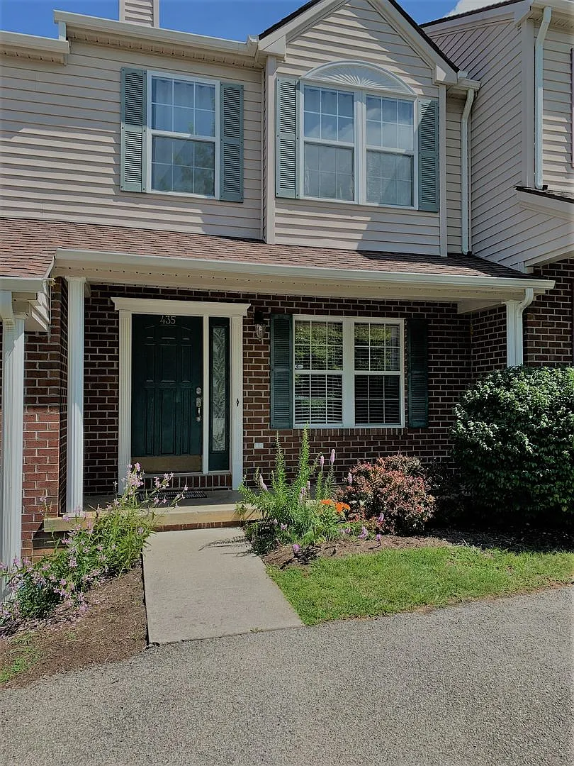 2 Bedroom 2.5 Bath Townhouse — Photo 3