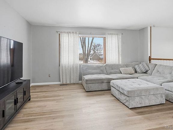 5th image of 4531 Clifford Rd