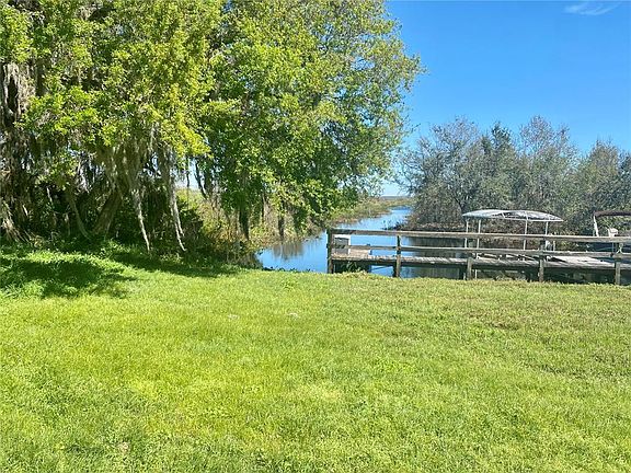 3rd image of 1051 Green Gate Blvd