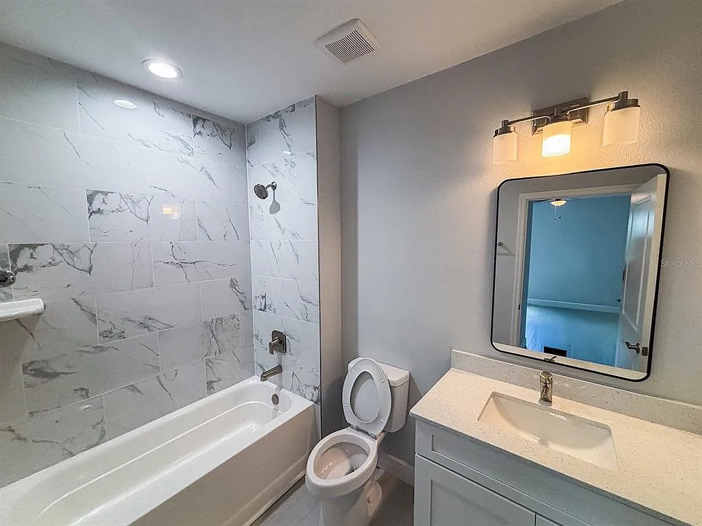 3 bed, 2.0 bath, 1162 sqft, $1,647 — Photo 4