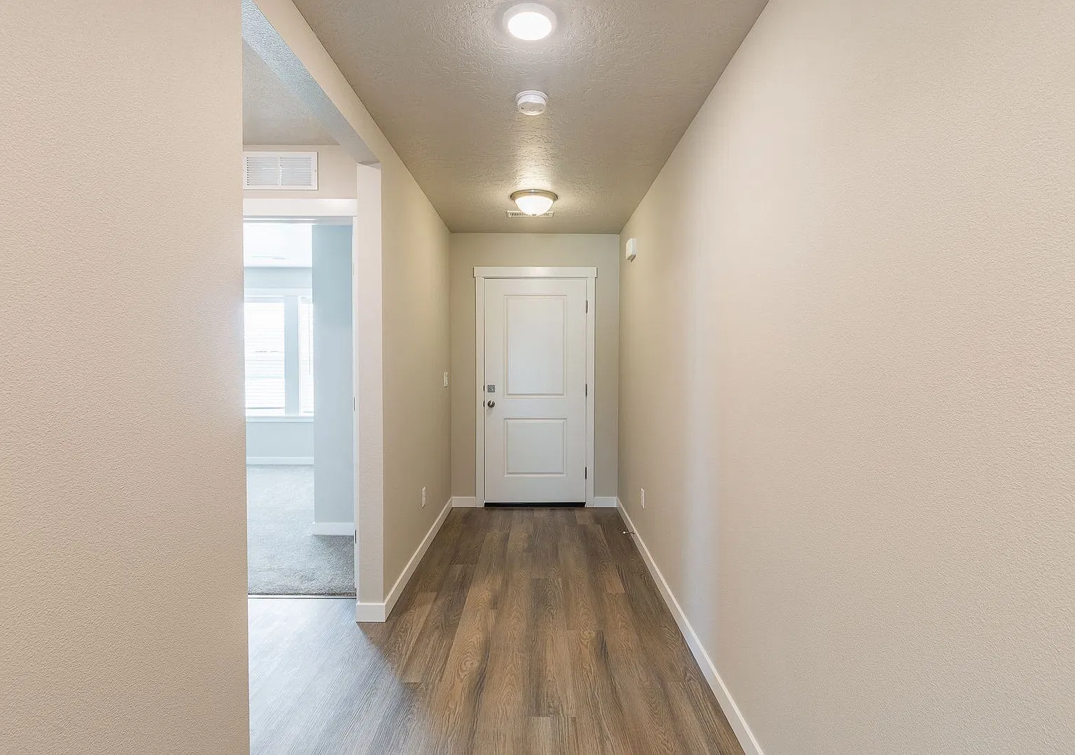 Beautiful Home — Photo 2