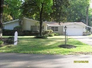 18 Nepahwin Dr, Timberlake, OH 44095