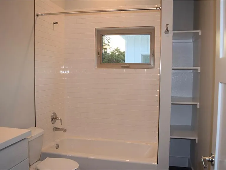 601 Elmwood Pl #A — Photo 16