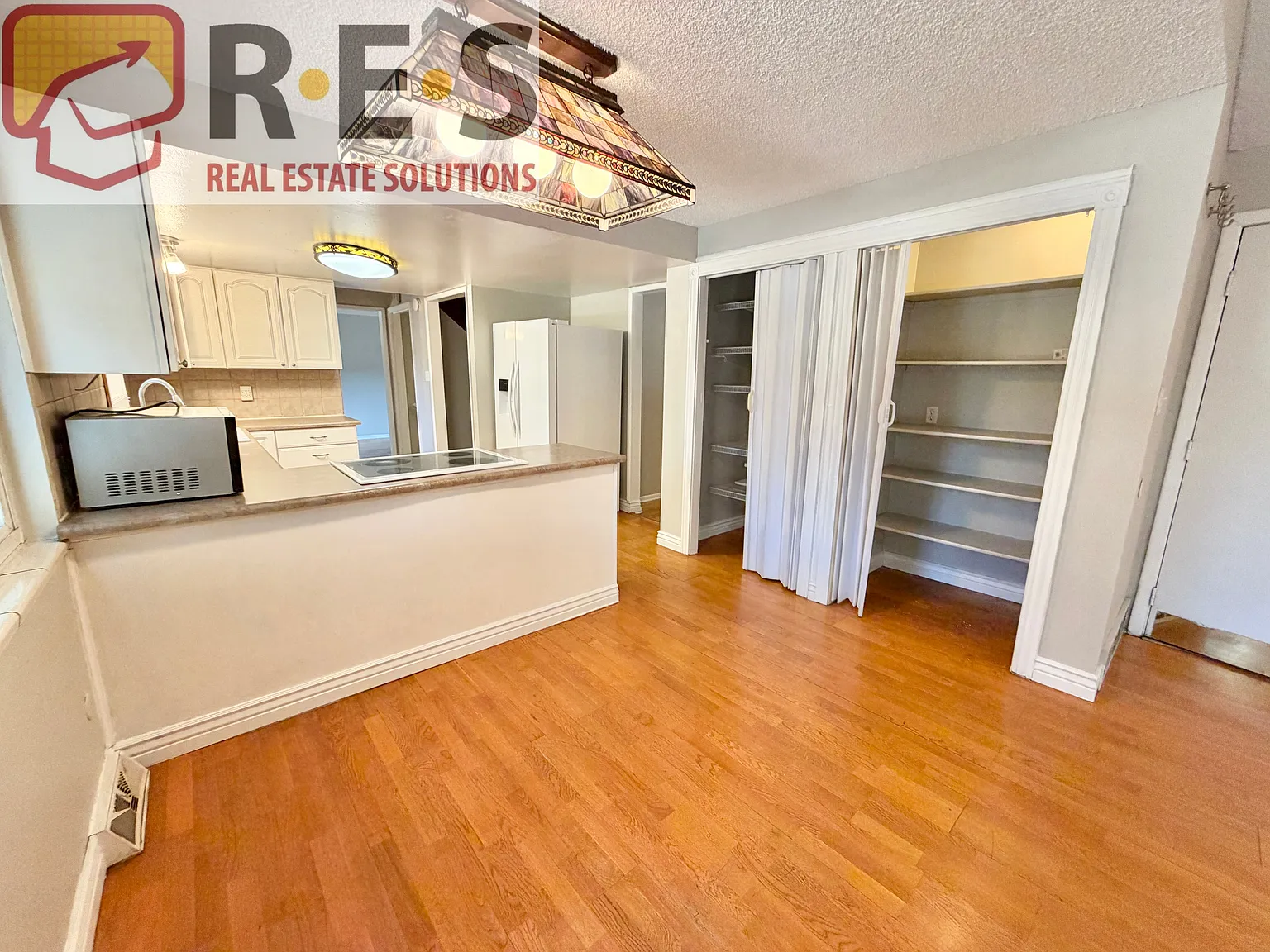 5 bed, 3.5 bath, 2260 sqft, $3,095 — Photo 4