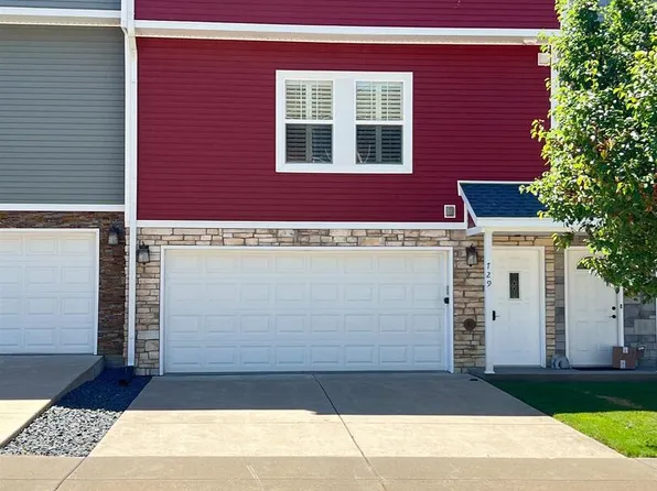 729 Cox Ct, Le Claire, IA 52753