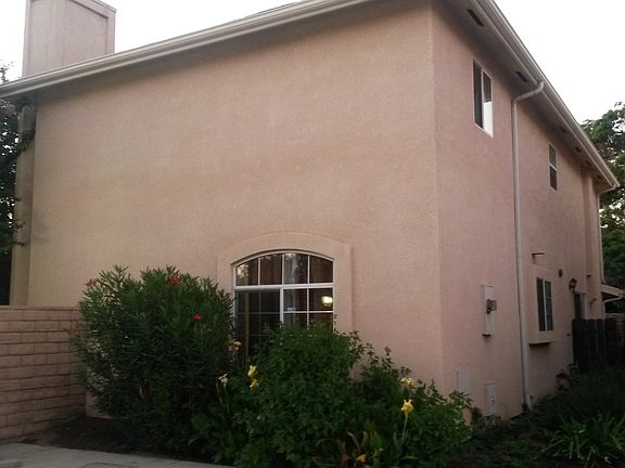 3rd image of 9242 Cedros Ave