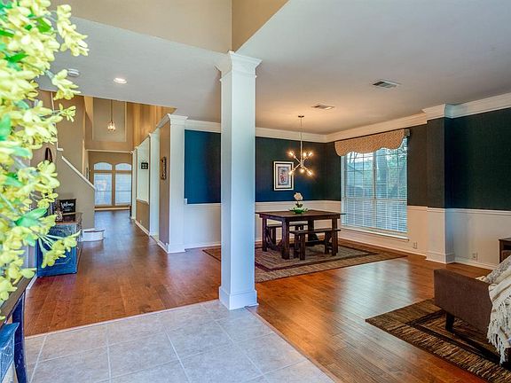 2nd image of 1383 Calistoga Dr