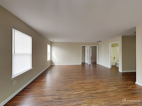 3rd image of 176 Thistle Wood Dr