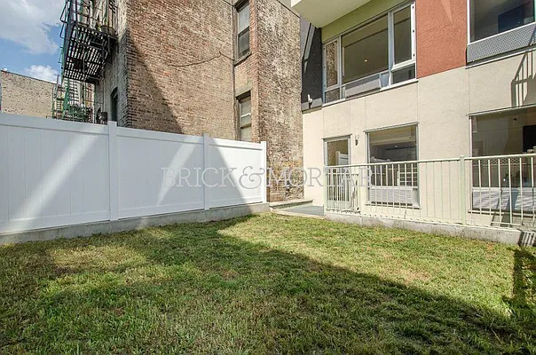 Rented by Brick&Mortar | media 22