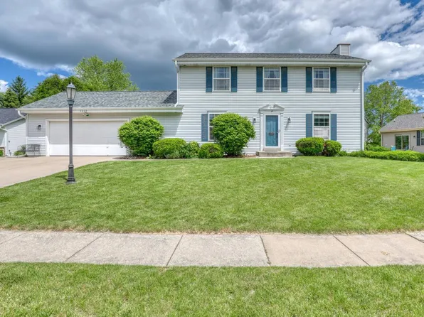 1212 Turnberry DRIVE, Pewaukee, WI 53072
