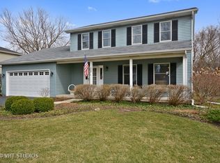 528 Blackhawk Dr, Batavia, IL 60510