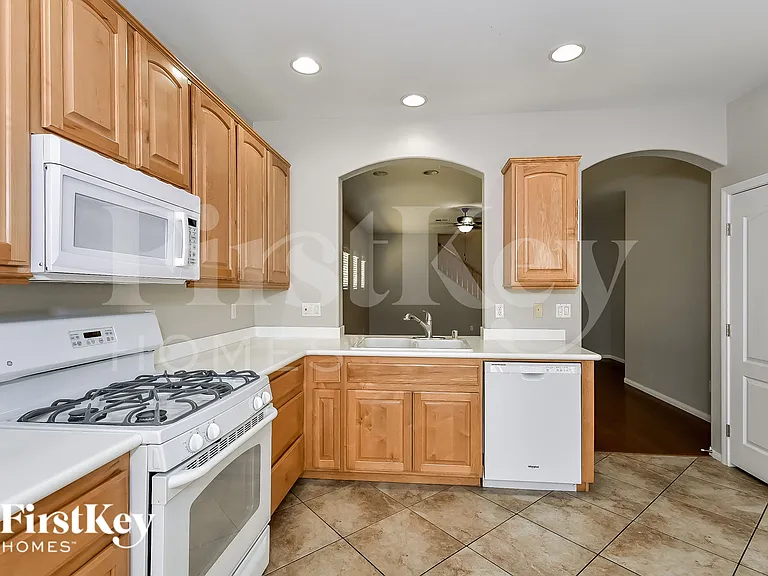 9703 Mount Kenyon St — Photo 6