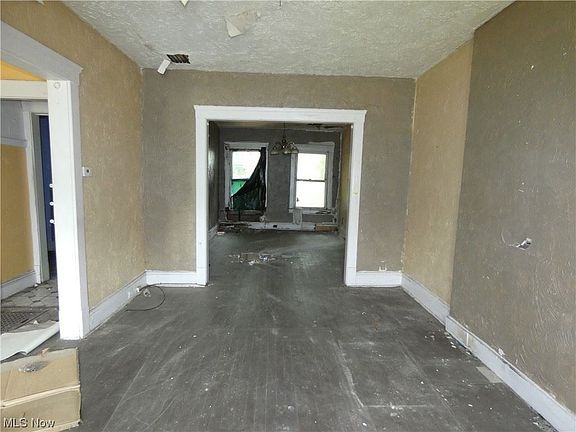 4th image of 7413 Decker Ave