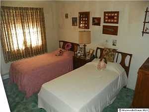 4th image of 220 Port Royal Dr