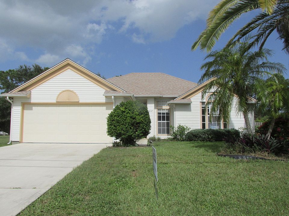 1st image of 837 SE Proctor Ln