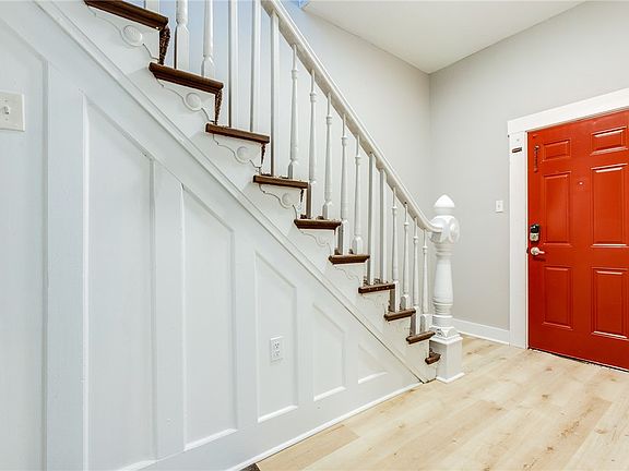 4th image of 1228 Woodland Ave