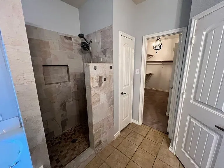 3904 Brush Creek Trl — Photo 13