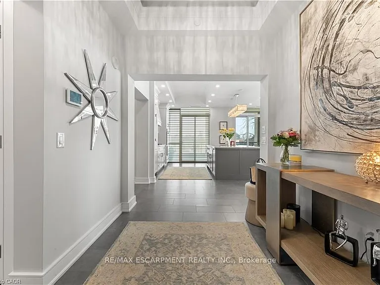 2060 Lakeshore Rd #205 — Photo 3