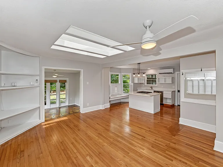 1010 Virginia Dr — Photo 15