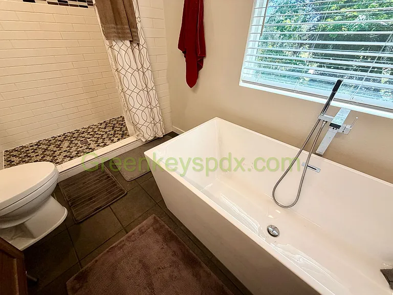 2230 SW Caldew St — Photo 13