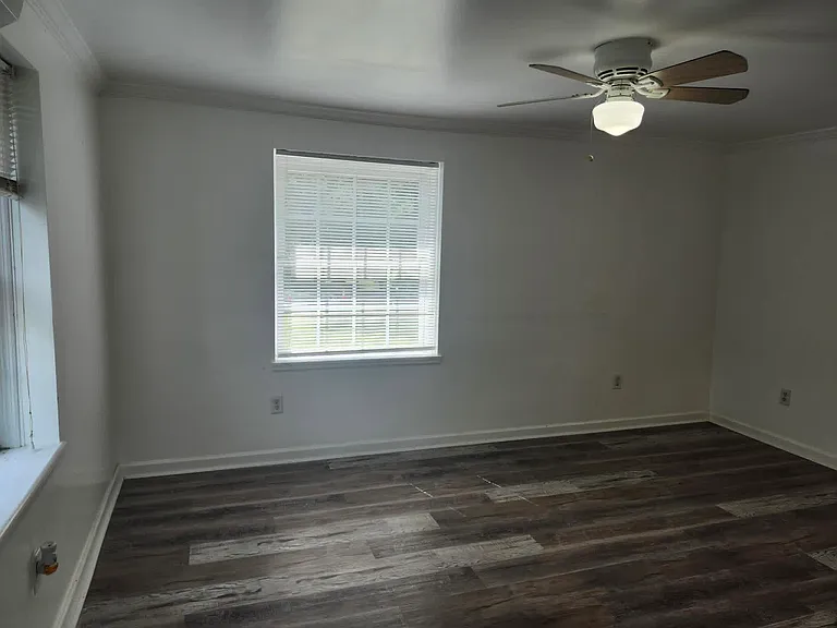 1100 Logan Ave #2B — Photo 1