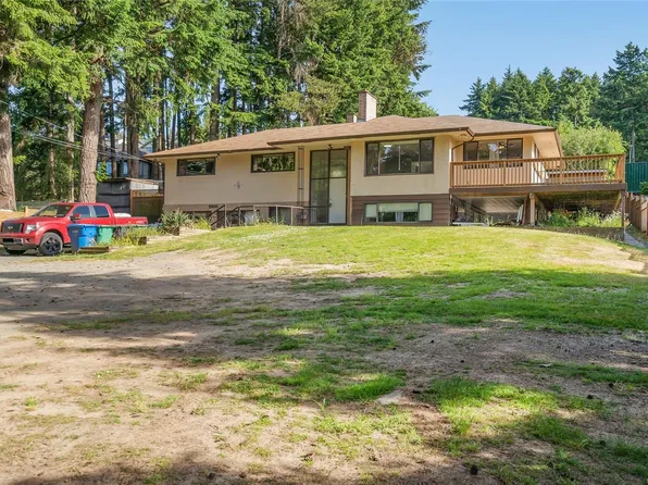 5831 Hammond Bay Rd, Nanaimo, BC V9T 5N3