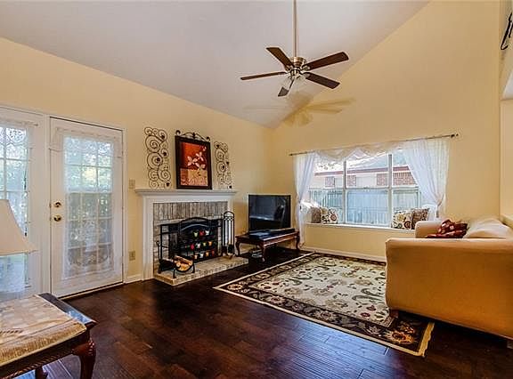 3rd image of 6725 Norway Ct