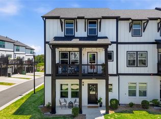 824 Mackay Crk, Woodstock, GA 30188