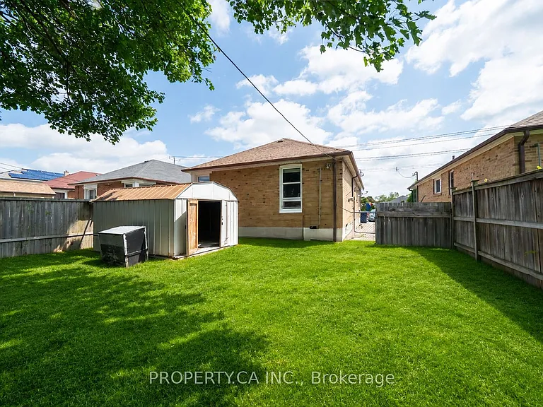 1592 Pharmacy Ave — Photo 14