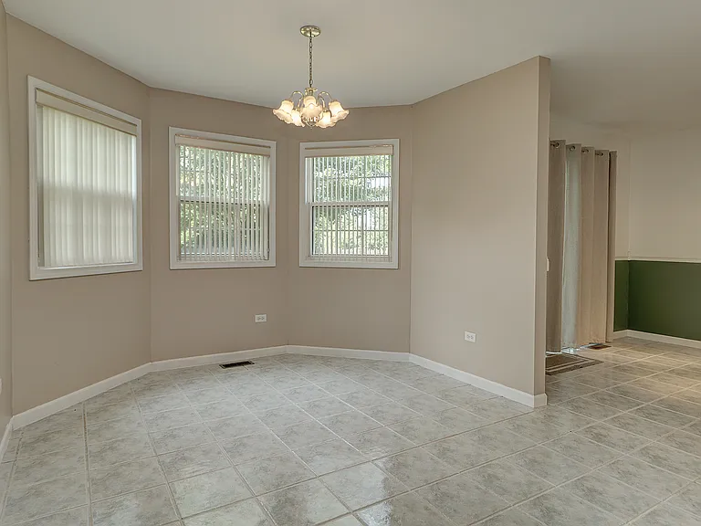 16046 S Fairfield Dr — Photo 8
