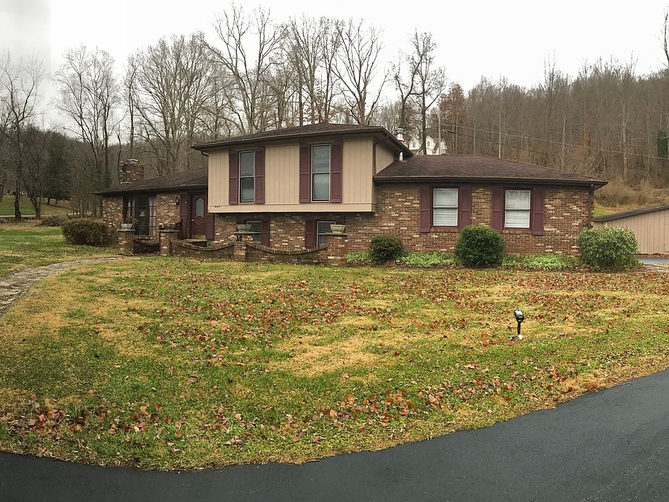 1st image of 15 Manor Ct