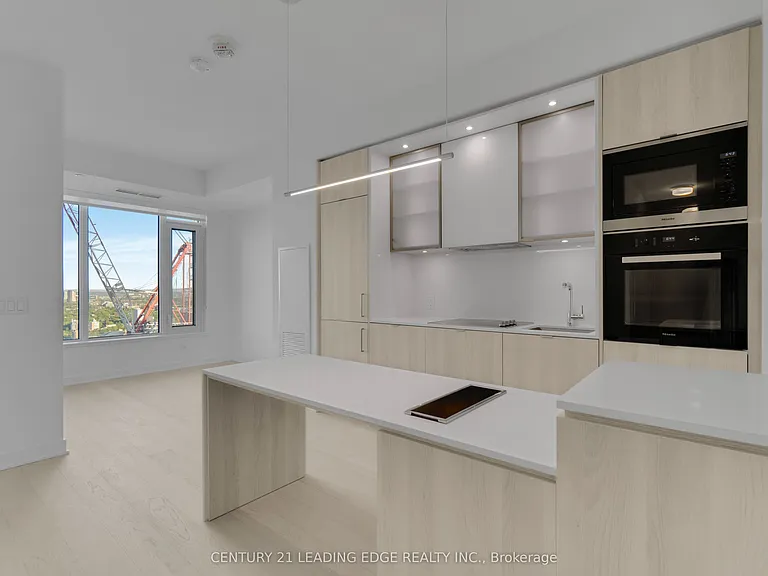 11 Yorkville Ave #3810 — Photo 15