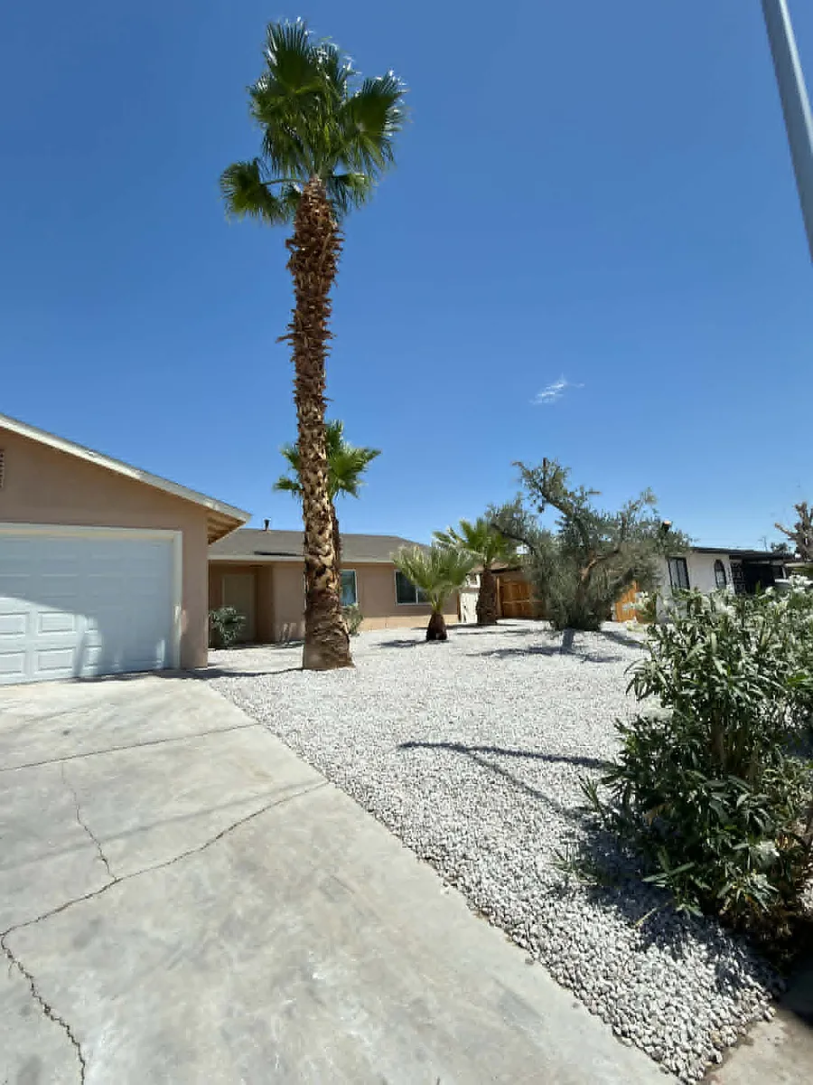 Building Photo - 3608 W Bonanza Rd