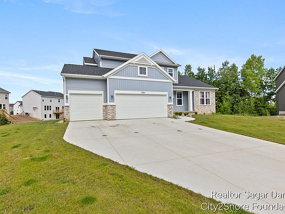 3rd image of 5961 Claymont Ct SE
