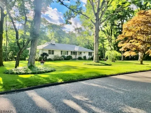 36 Circle Dr, West Milford, NJ 07438