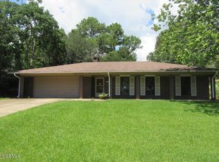 12408 Cambridge Blvd, Ocean Springs, MS 39564