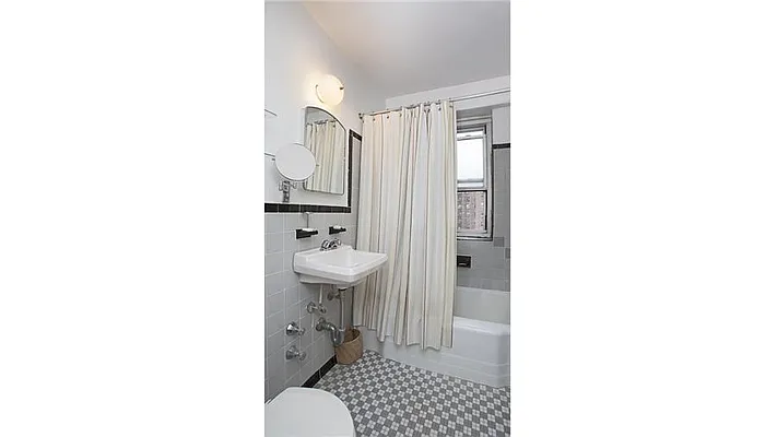 Sold by Fenwick Keats Real Estate | media 9