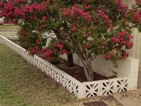 Flower box at front